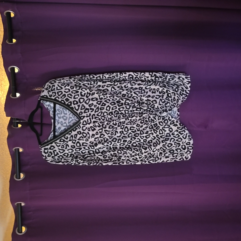 Como Blu Cheetah Print Twisted Hem Top Size 3X